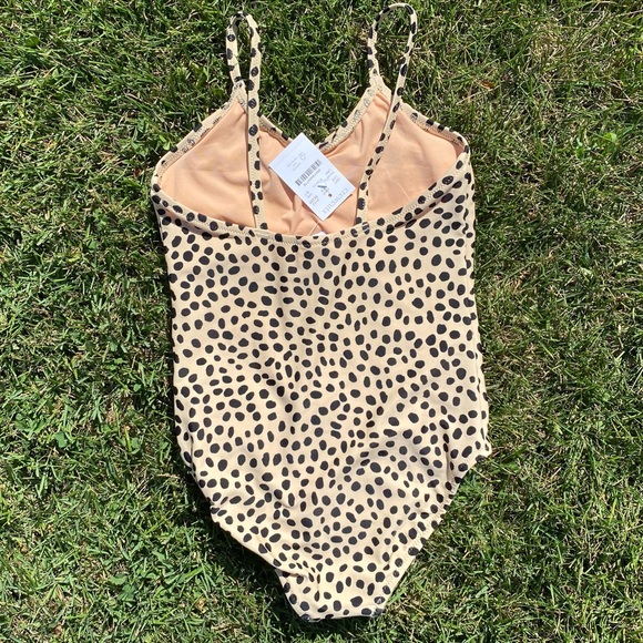 ✨🆕✨ Crewcuts one-piece swimsuit with UPF 50+ - Picture 2 of 9